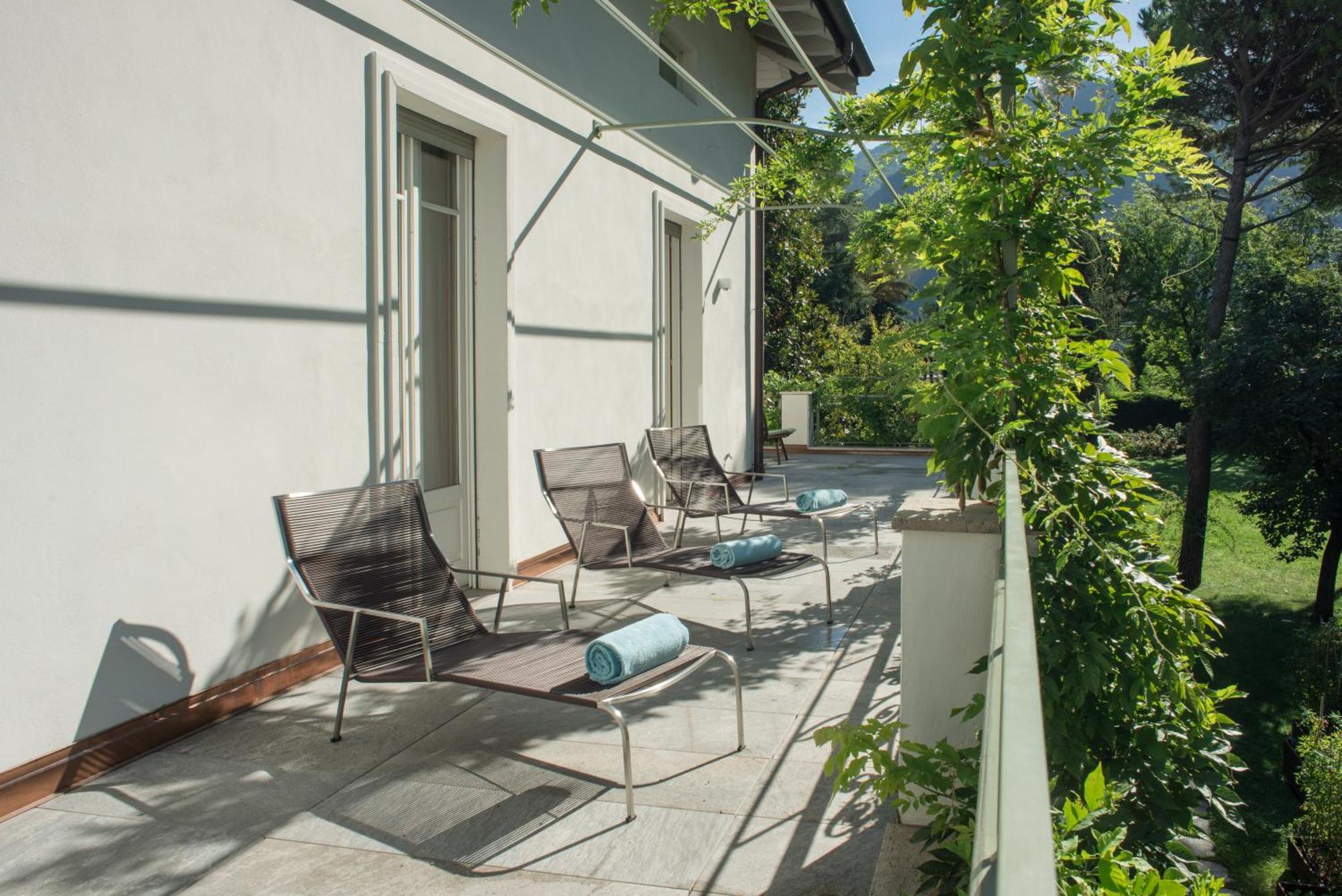 Casa Bianca Apartments โกโม ภายนอก รูปภาพ