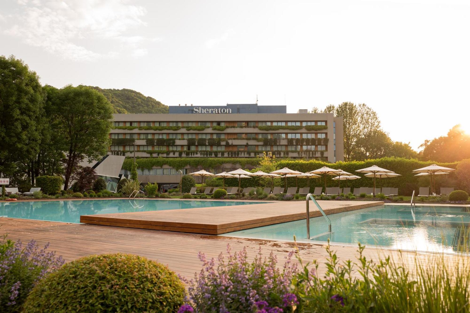 Casa Bianca Apartments โกโม ภายนอก รูปภาพ