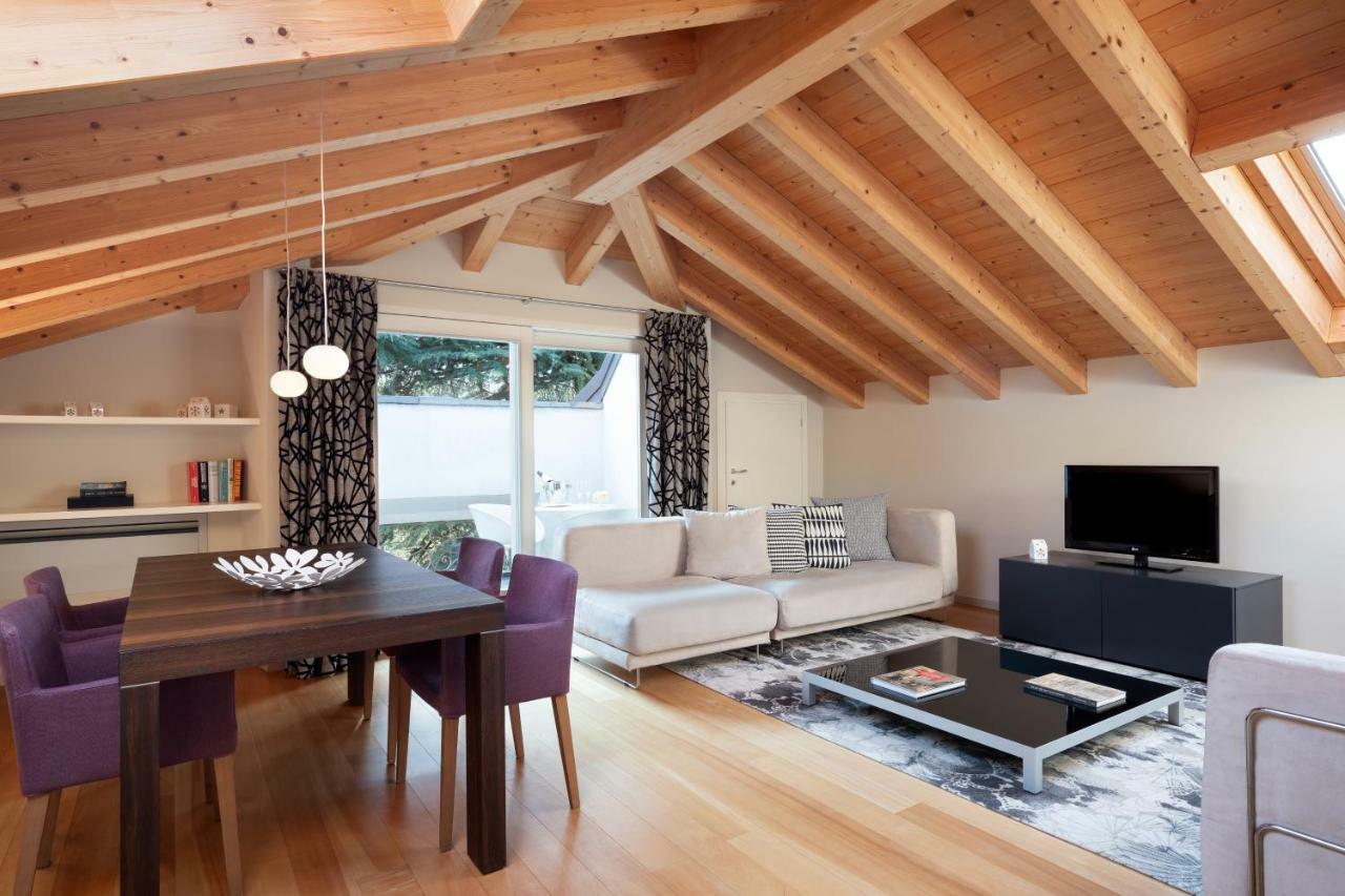Casa Bianca Apartments โกโม ภายนอก รูปภาพ